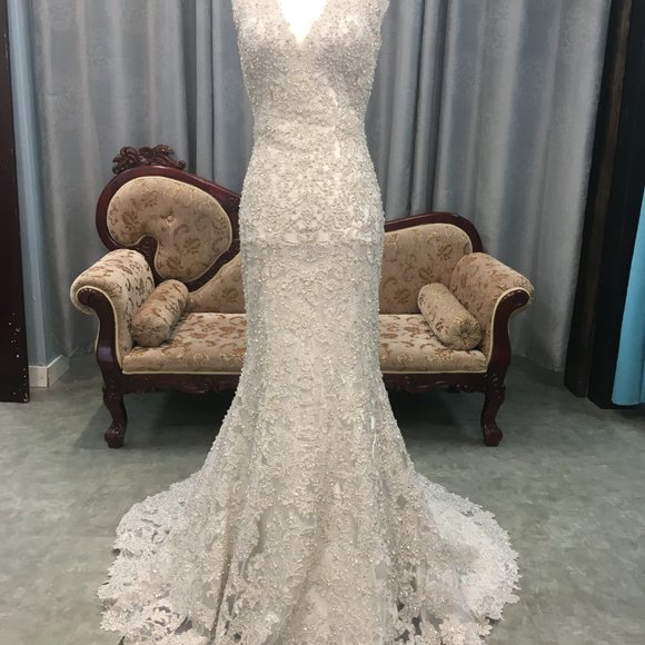 New Wedding Dress, Allure Couture Vintage Lace, BLING Small Size 8, Sexy Fitted - Picture 7 of 16